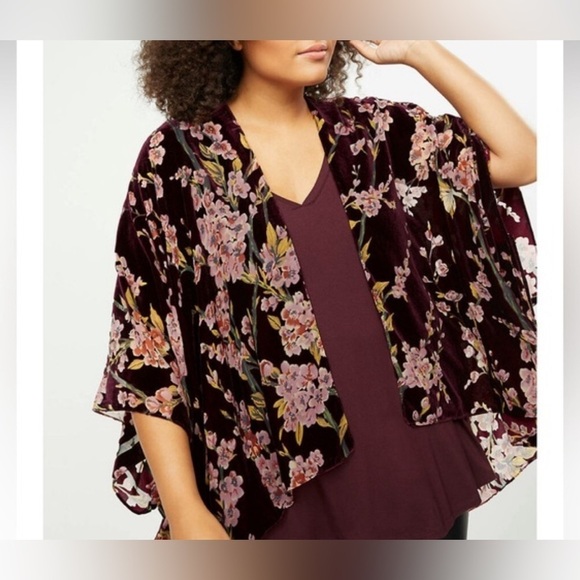 Lane Bryant Sweaters - NWT Lane Bryant Velvet burgundy Floral Burnout Kimono one size